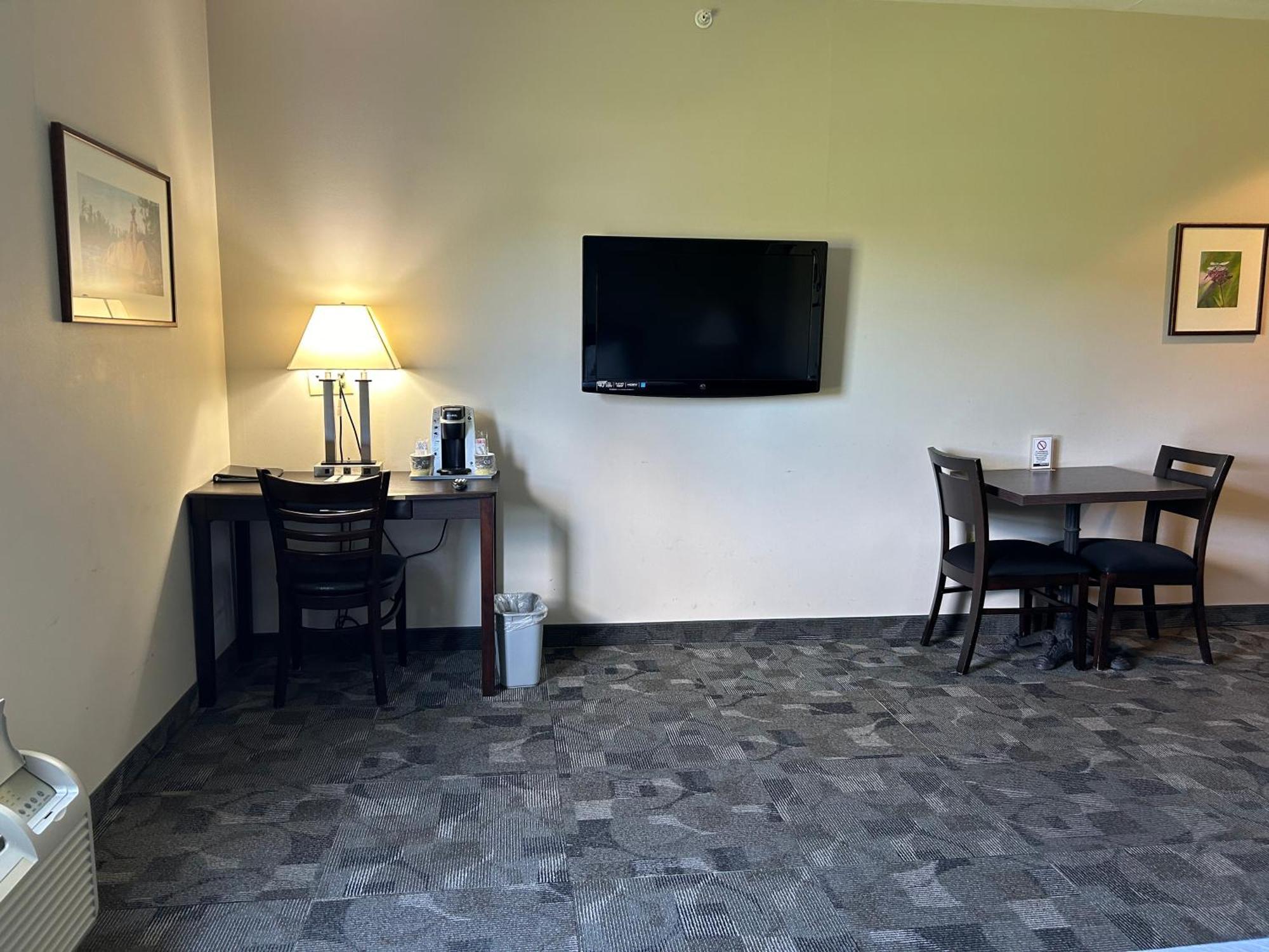 Midland Inn & Suites Extérieur photo